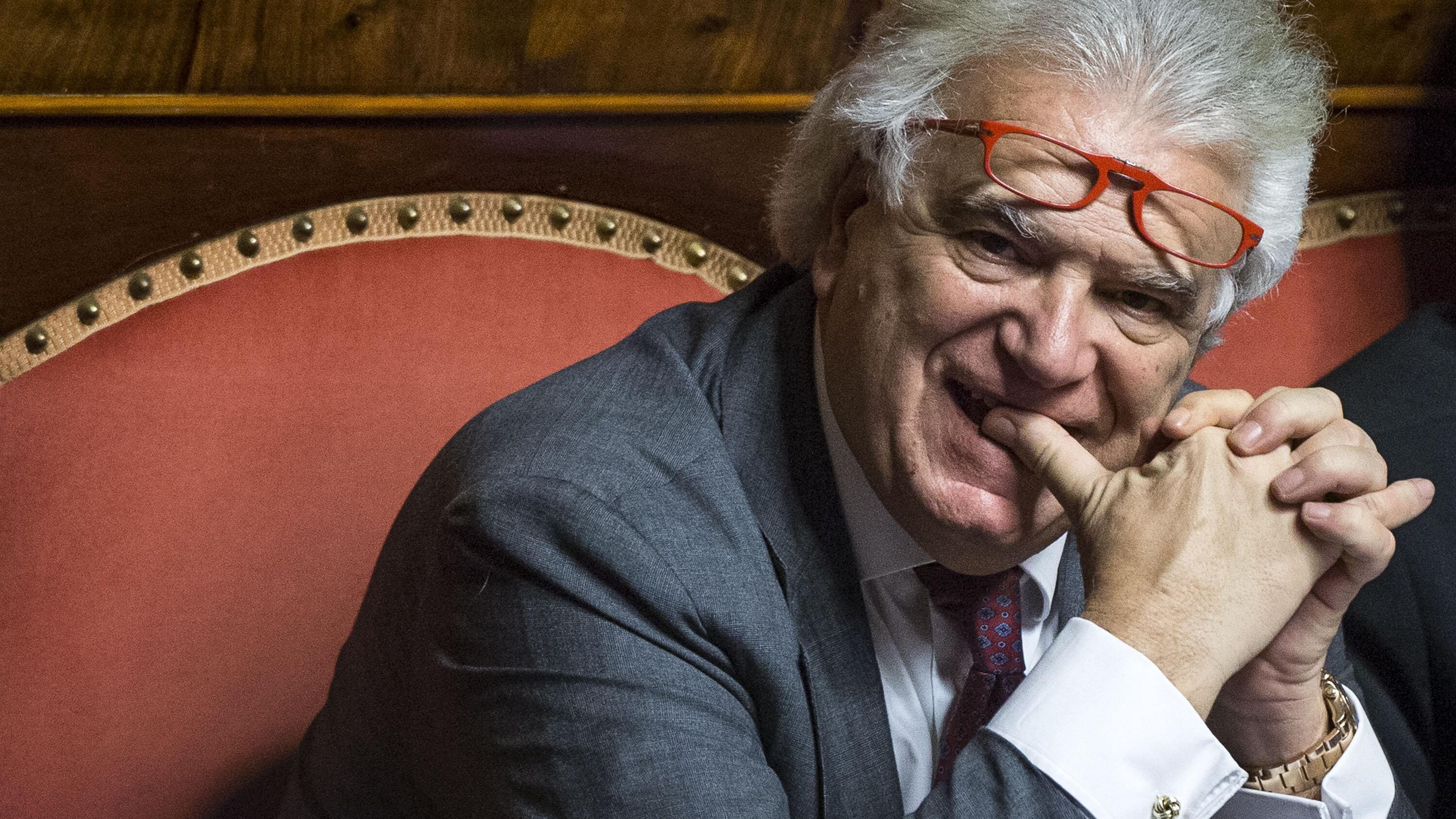 Verdini show: "Con Alfano? Sì ma c'è tempo"