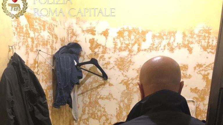 Appartamento di bengalesi sovraffollato. Sequestri al Colosseo