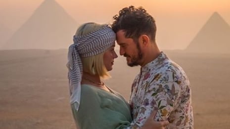 Katy Perry e Orlando Bloom complici in Egitto per i 35 anni della popstar
