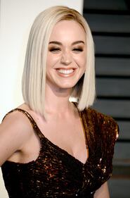 Katy Perry: denti sporchi sul red carpet 21