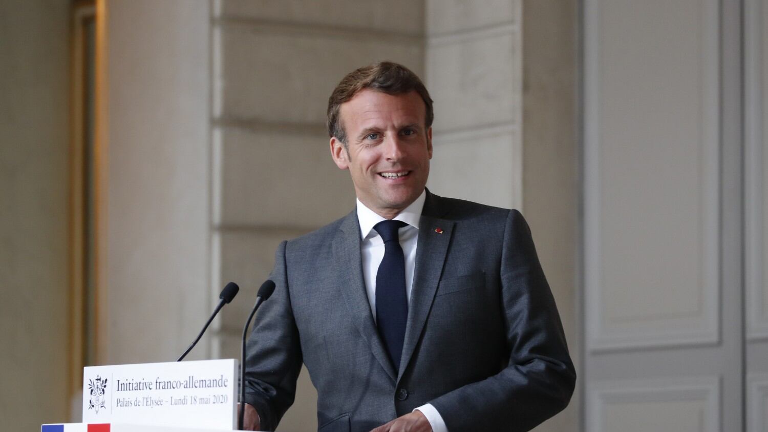 Islam, scure di Macron "Vogliono il controllo della nostra società"