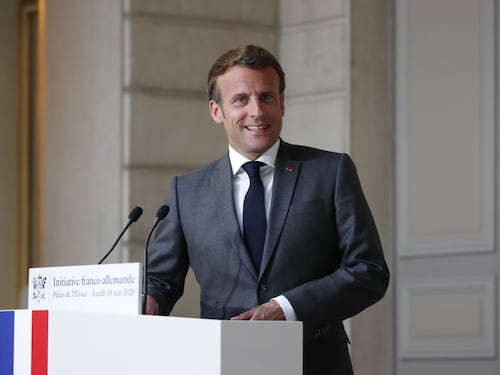 Francia, obbligo di mascherina ai seggi. Per Macron flop certo e rebus governo
