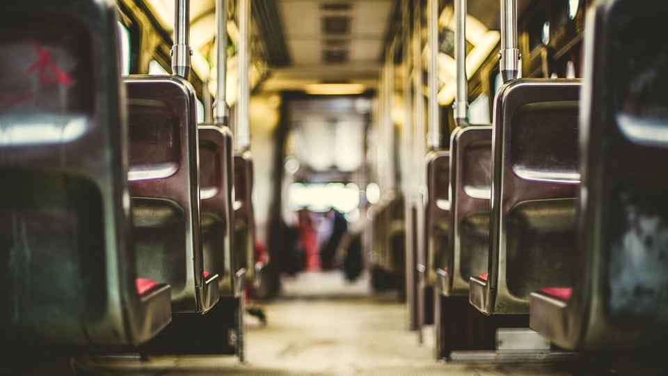 Torino, arrestato sul bus molestatore seriale: è un 67enne marocchino