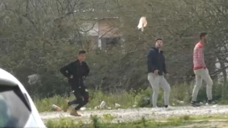 Palermo, i rom deridono gli agenti cantando le canzoni di Bello Figo