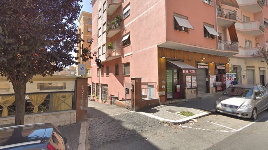 Roma, marito picchia la moglie: arrestato