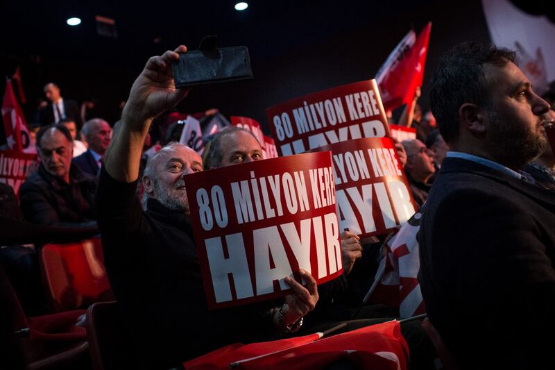 Istanbul, comizio del "no" in vista del referendum costituzionale 16