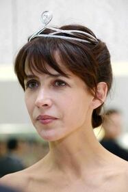 Sophie Marceau, seno perfetto sotto il tubino nero 15