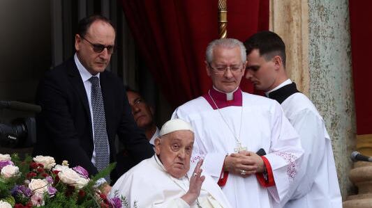 Bergoglio come Giorgio VI, fiducia cieca in chi lo curava nell'ombra