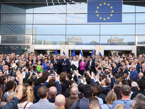 “Assenti alla commemorazione”. Il Parlamento Ue ricorda le vittime israeliane ma la sinistra latita