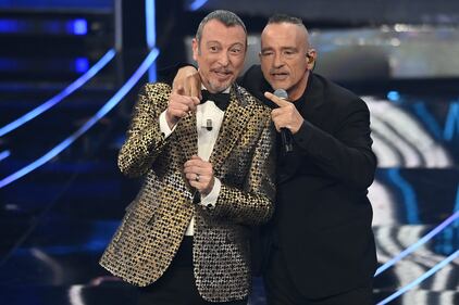 Sanremo 2024: ecco il look della terza serata del Festival dI conduttore, co-conduttrice e ospiti 5