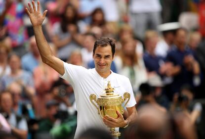 Roger Federer trionfa a Wimbledon: le foto più belle 3