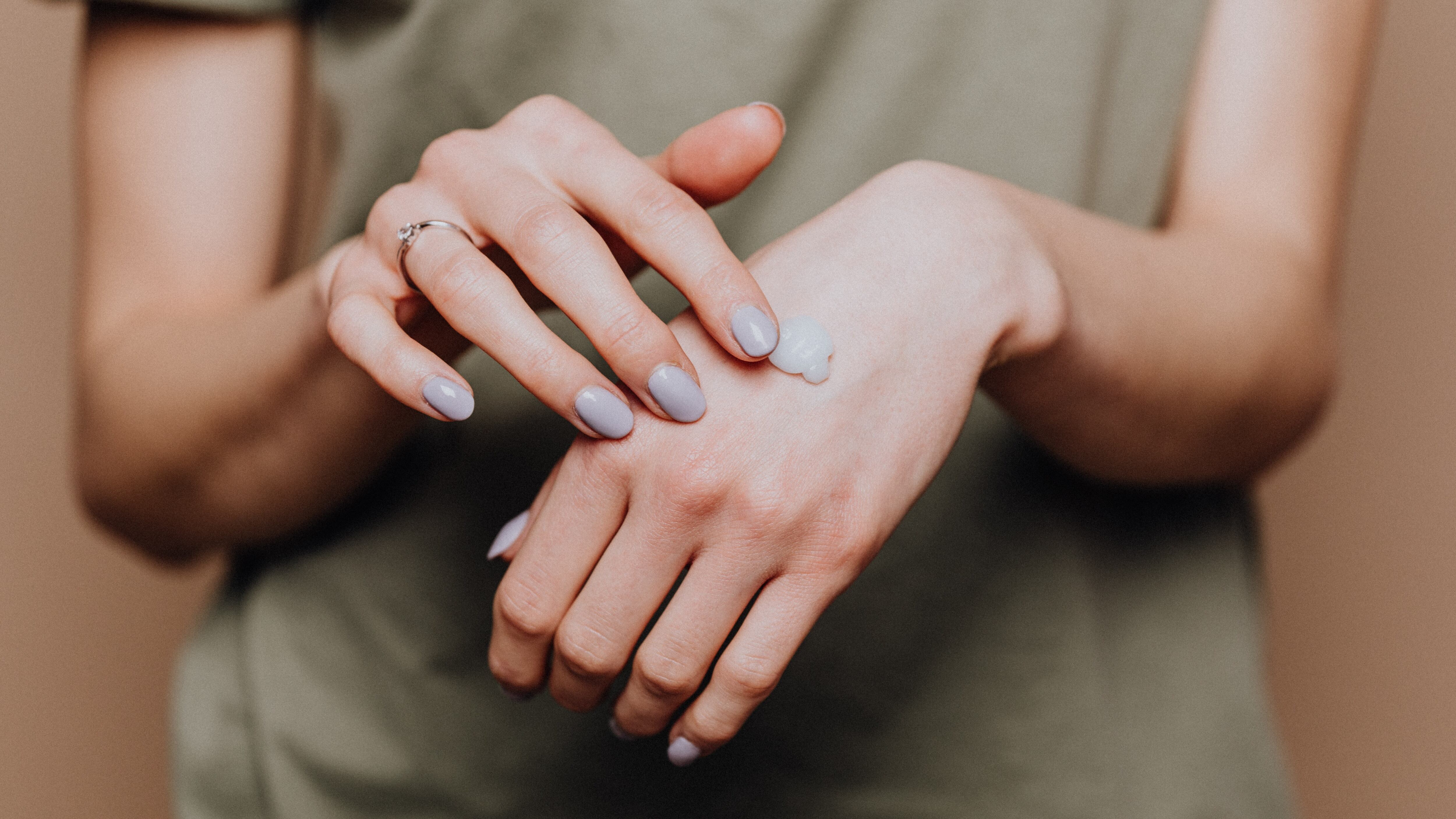 Manicure perfetta a 60 anni: idee e consigli
