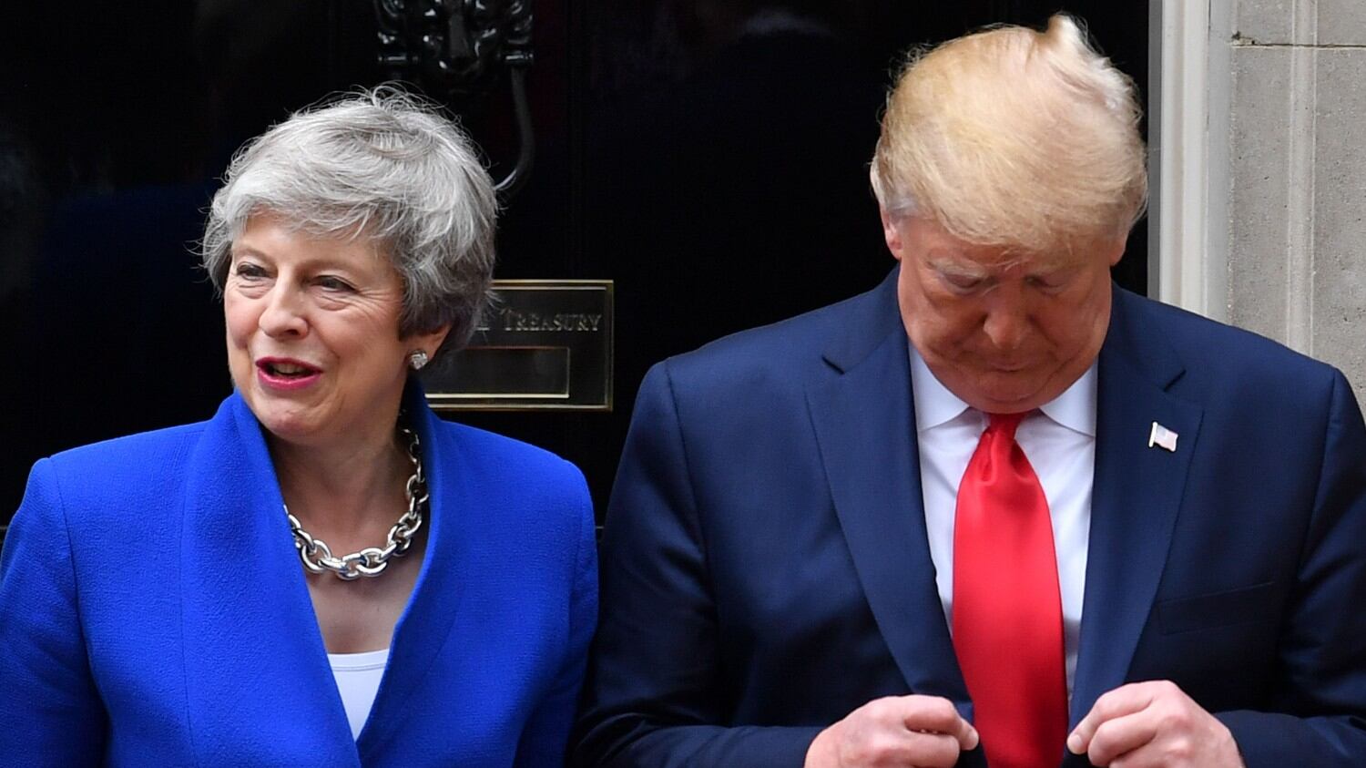 Trump spacca Londra e spinge sulla Brexit: "Accordo fenomenale"