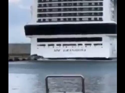 La nave impatta contro la banchina: attimi di panico a Palermo