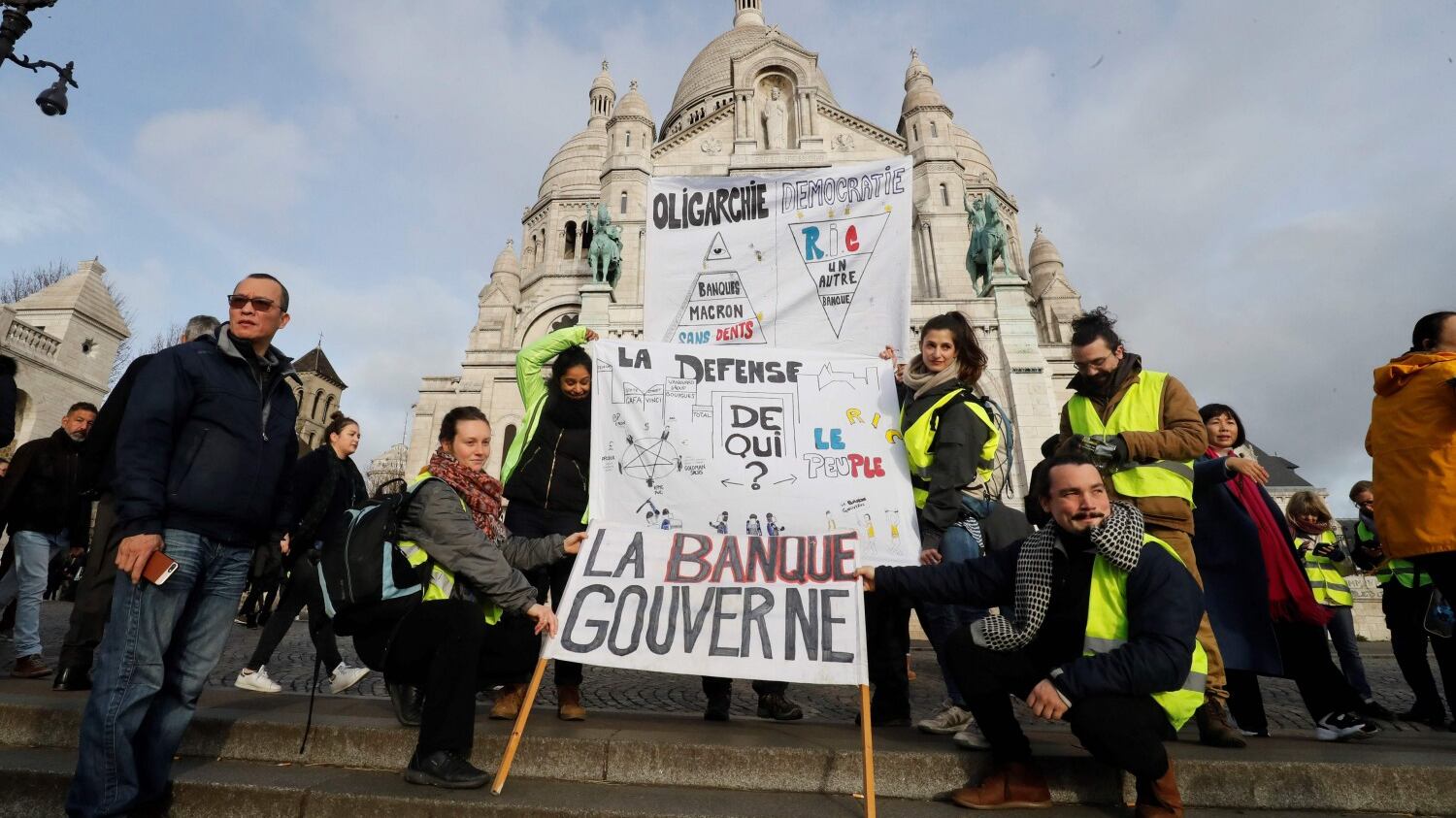Gilet gialli, blitz a sorpresa a Montmartre. Fermato Eric Drouet, leader del movimento