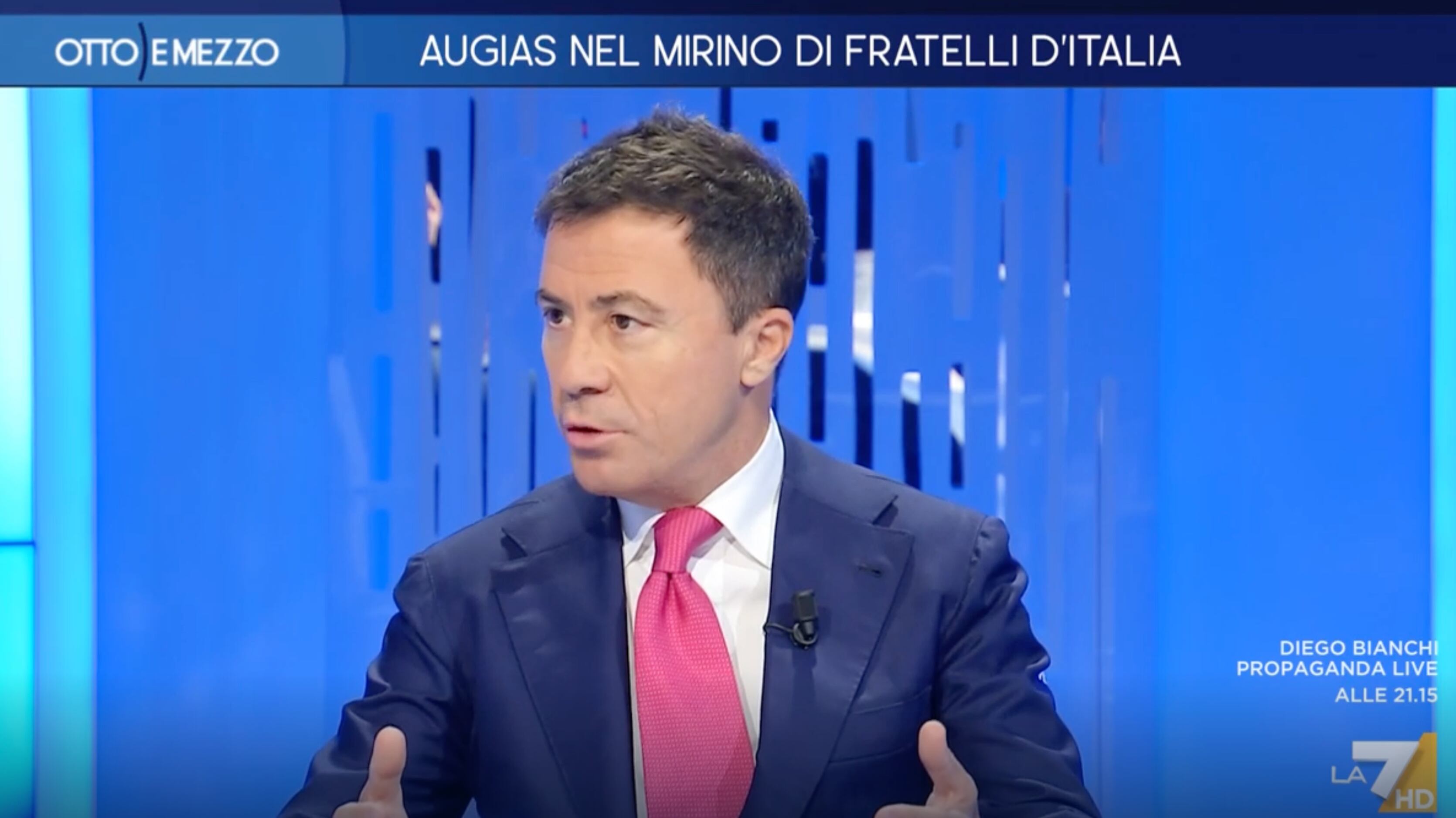 "Dico quello che voglio". Bocchino attacca Augias: scontro di fuoco in diretta