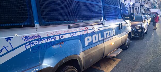 Assalto alla camionetta della polizia a Torino 1