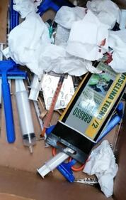 Sassari, liberano casa e lasciano i rifiuti per strada 3