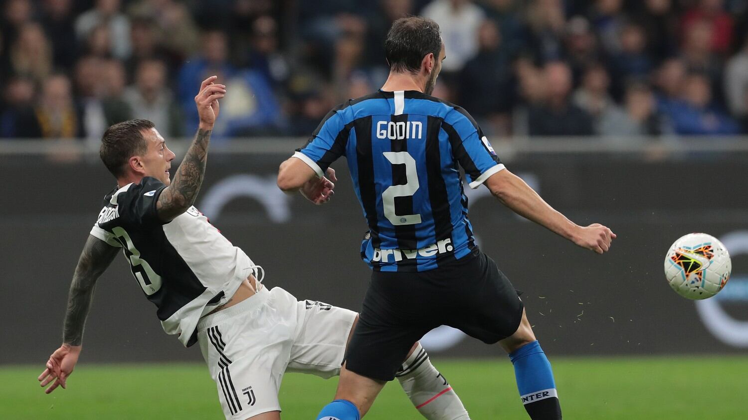 Inter-Juventus, rissa al 45': tensione al Meazza tra nerazzurri e bianconeri