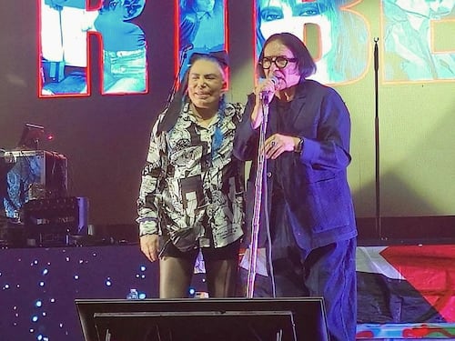 Renato Zero e Loredana Bertè fanno pace dopo anni: l'abbraccio sul palco