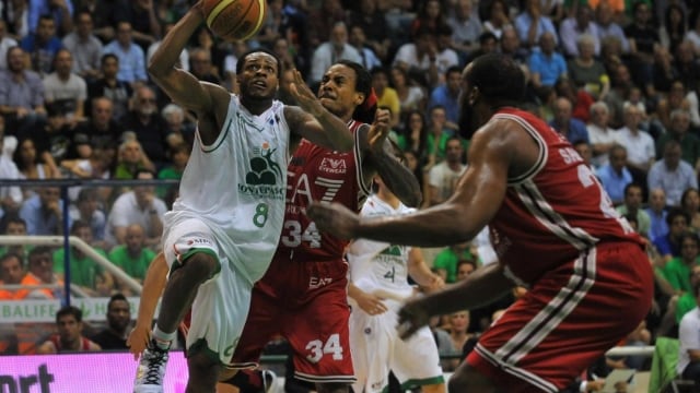 Siena fa sua anche gara 4. Due a due e ora si torna a Milano