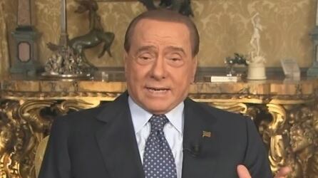 Berlusconi, summit con Toti E nei sondaggi il No è in volo