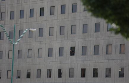 Teheran sotto attacco: terroristi asserragliati in parlamento 7