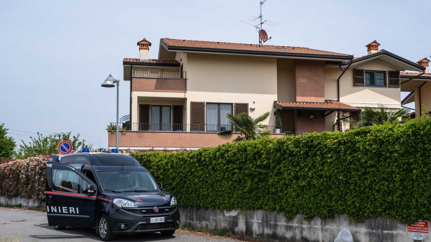 Lockdown forzato per il virus: compagna lo lascia, lui le spara