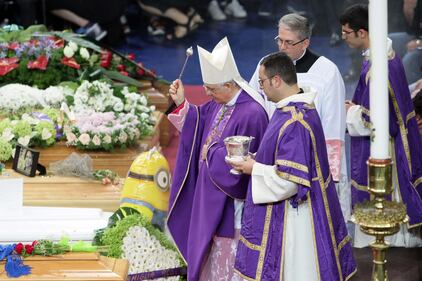 Andria, il funerale delle vittime dello scontro fra treni 16