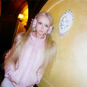 Valeria Lukyanova, modella ucraina: "Vorrei vivere solo di aria e sole" 9