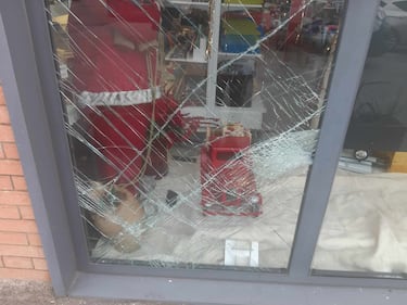 Rogo di Calenzano, il fumo e i danni causati dall'onda d'urto a centinaia di metri di distanza 4