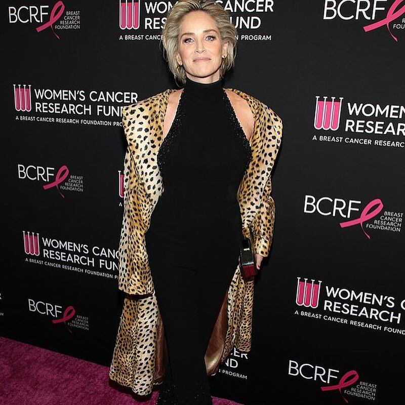 Sharon Stone in look leopardato per i fan e la stampa 2
