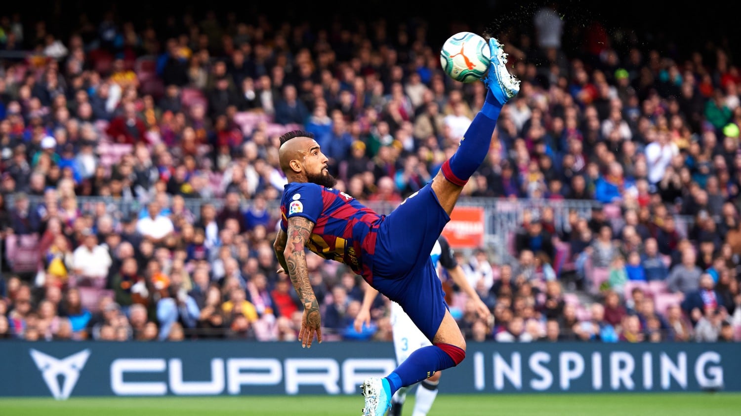 Vidal rompe con il Barcellona per alcuni premi non pagati. L'Inter spera