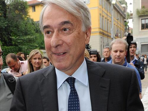 Pisapia si arrende ai cattolici