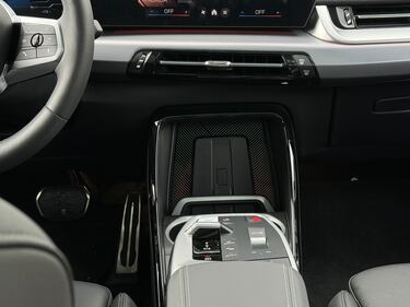BMW iX2 xDrive 30: la gallery del nuovo suv elettrico sportivo 19