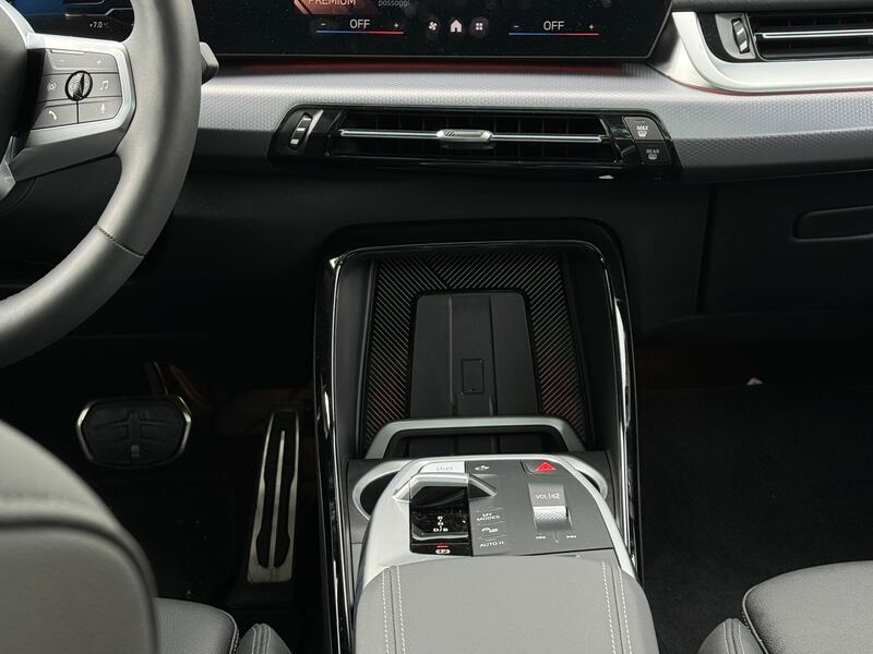 BMW iX2 xDrive 30: la gallery del nuovo suv elettrico sportivo 19