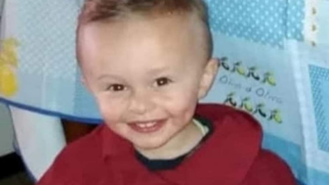 Uccise il figlio di botte, ma finse incidente: 30 anni alla mamma