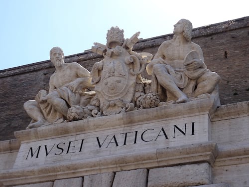 La class-action dei lavoratori del Vaticano: "Un solo giorno di permesso per la nascita dei figli"