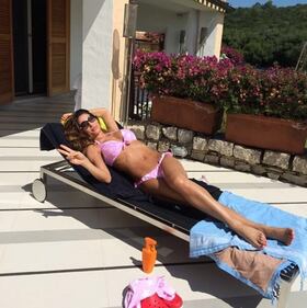 Anna Tatangelo, bikini sexy su Instagram 30