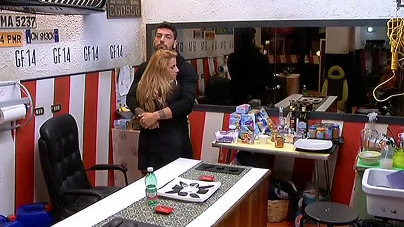 Grande Fratello 14: amori e coccole 23