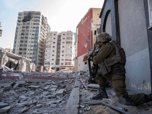 Guerra Israele-Hamas, truppe israeliane hanno preso il controllo degli edifici governativi dei terroristi