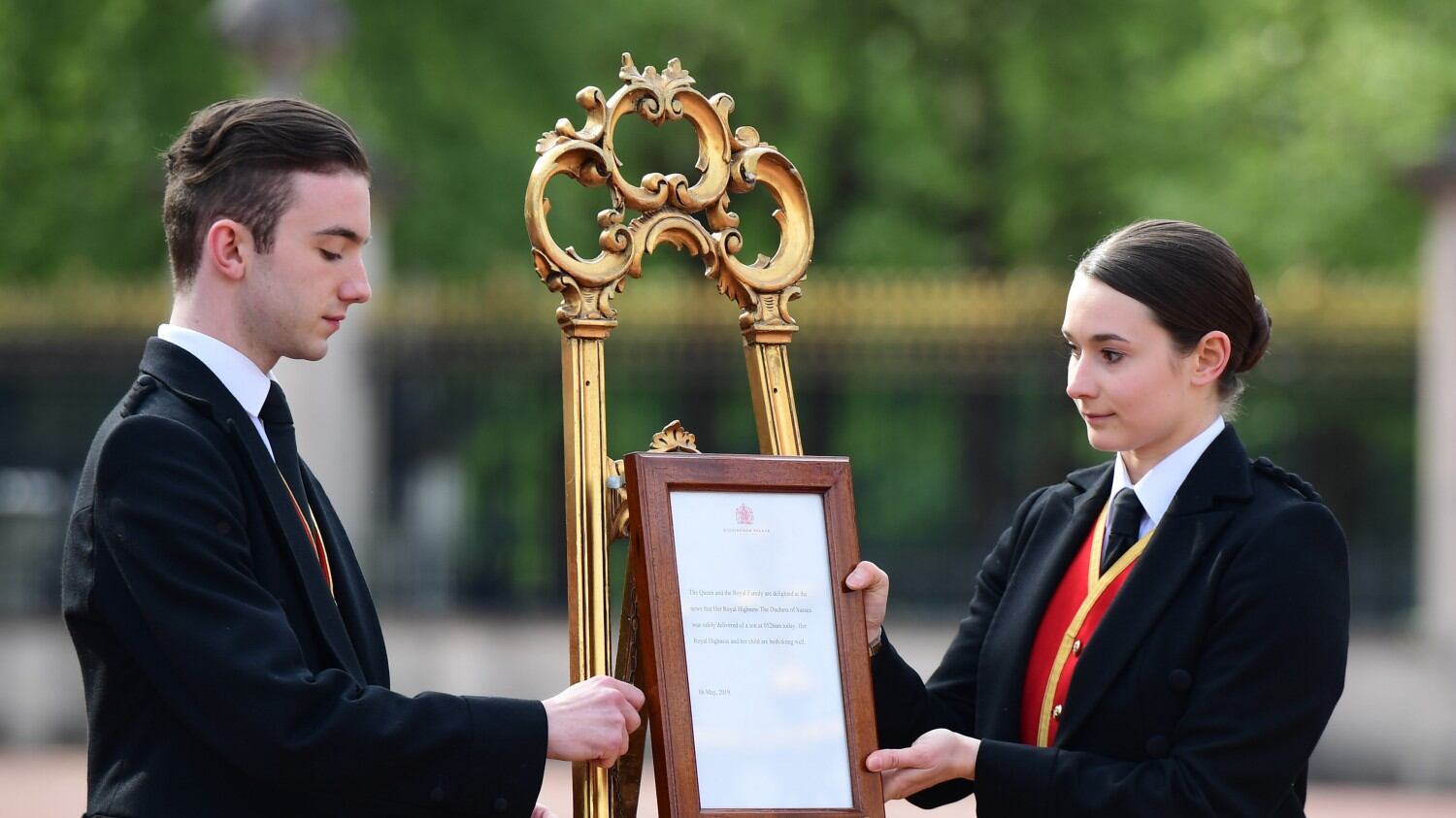 Royal Baby, la tradizione dell’annuncio a Buckingham Palace