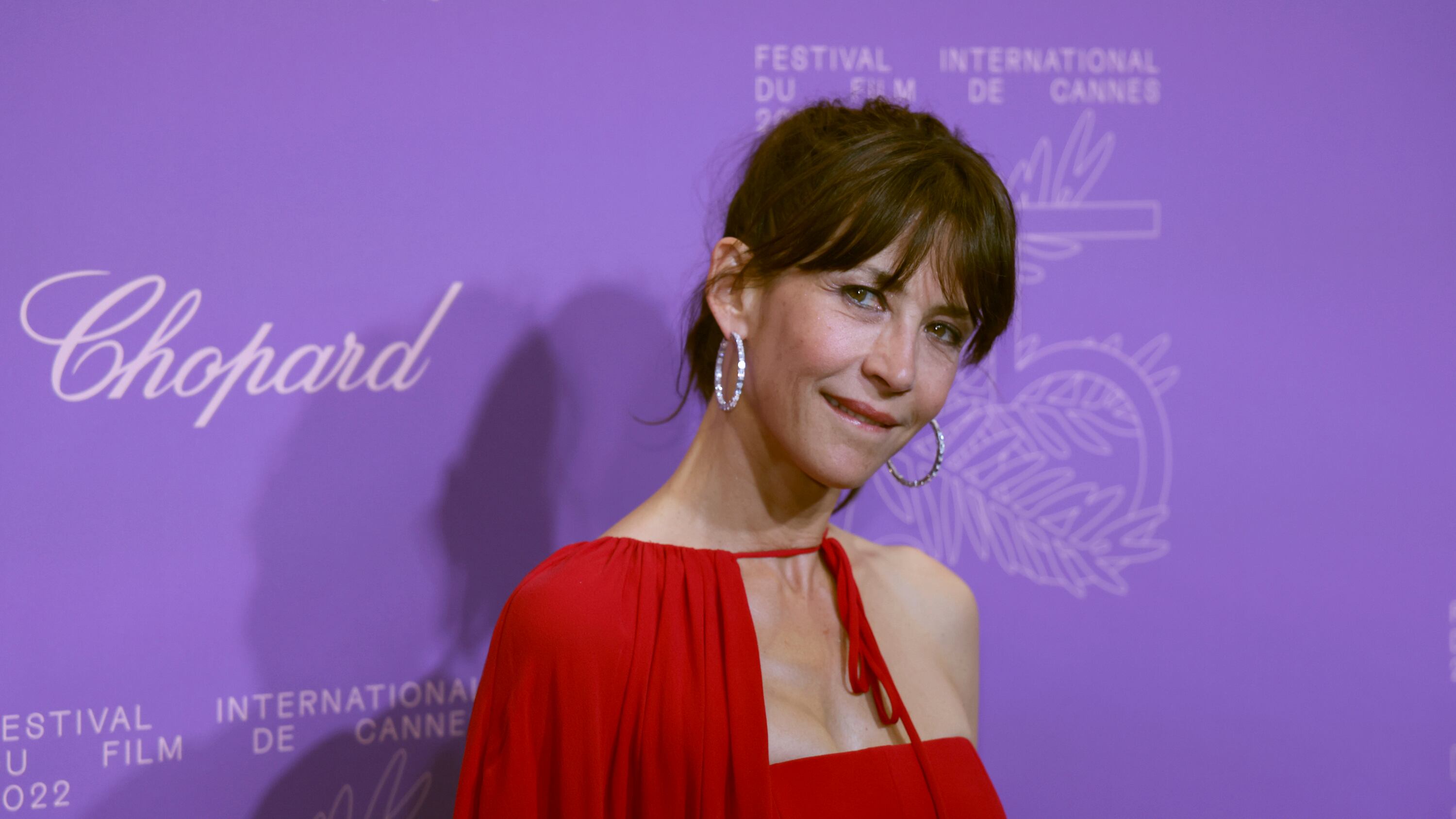 Come fanno le star over 50 ad avere una pelle così luminosa: 5 segreti casalinghi svelati