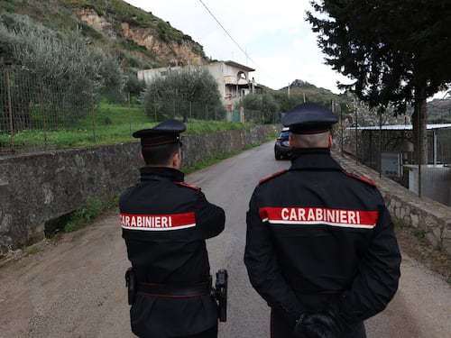 "Partecipò alle torture". Indagata anche la 17enne per la strage di Palermo