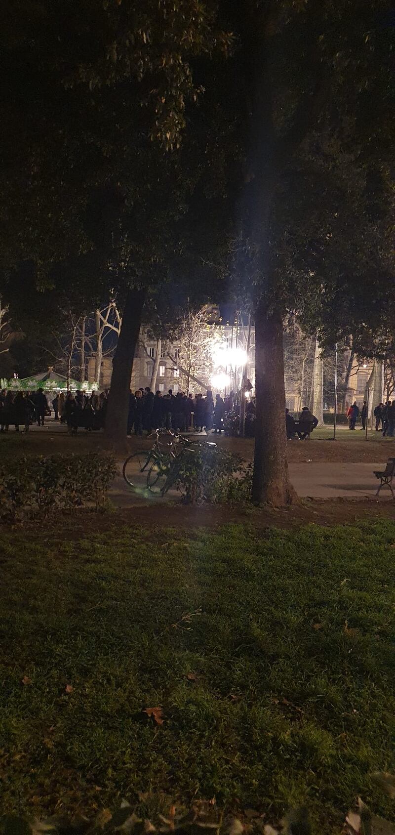 Rave party illegale in piazza  3