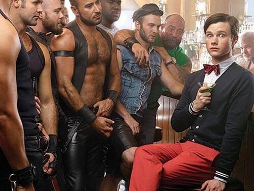 Sono troppo eterosessuali. Cacciati dal locale gay
