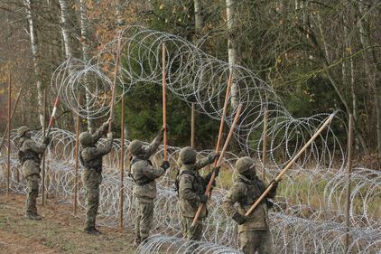 La Polonia ha iniziato la costruzione di una barriera lungo i confini con Kaliningrad 12
