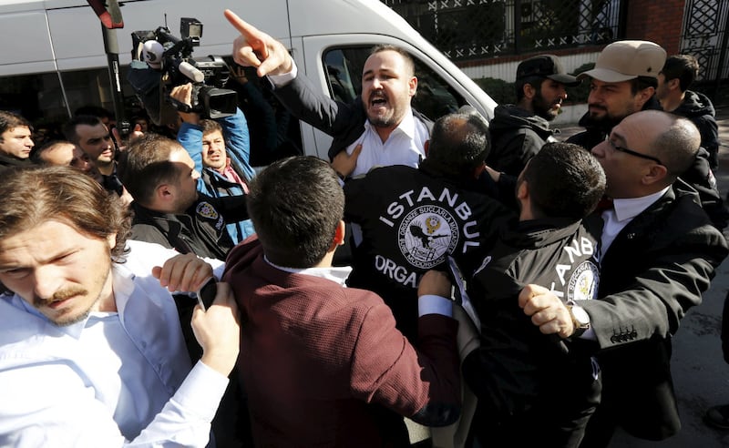 In Turchia si sfila per la libertà di stampa 12