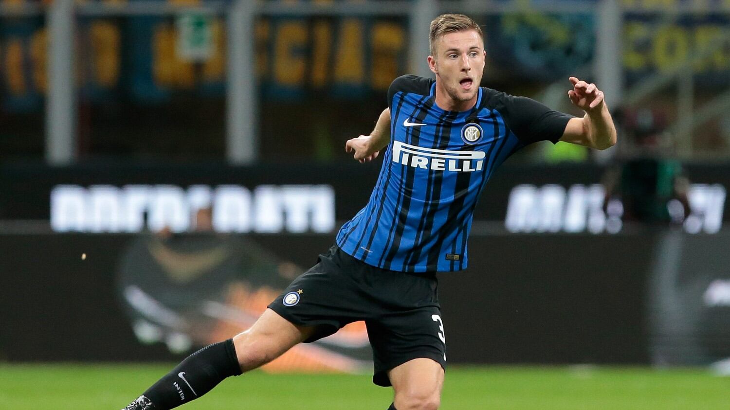 Inter scatenata sul mercato: preso de Vrij, si punta Asamoah. Lo United vuole Skriniar
