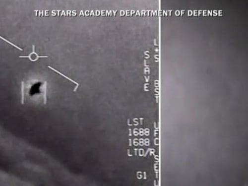 Oggetti volanti nei cieli americani: ufo o droni? La soluzione di Trump